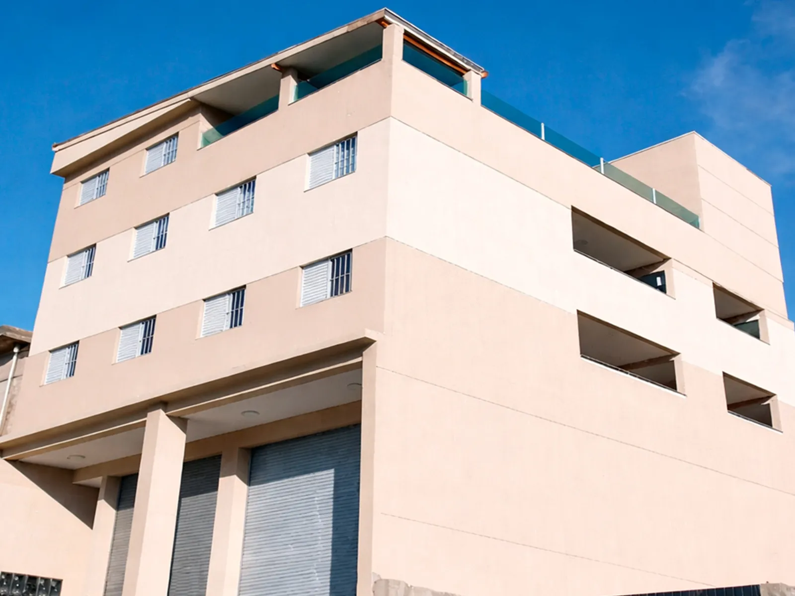 Manutenção predial em edifício corporativo pela Synax